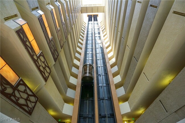 Building Photo - 4041 Gulf Shore Blvd N Unit 305