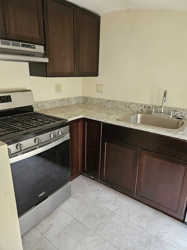 Building Photo - 107 S Euclid Ave Unit 3 Rental