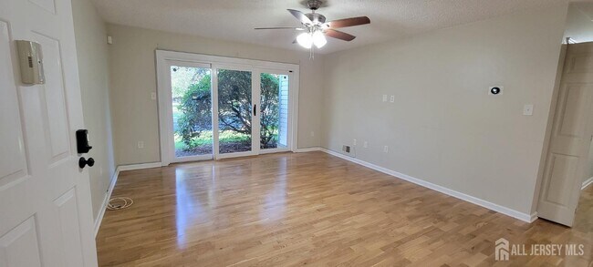 43 Crabapple Ln