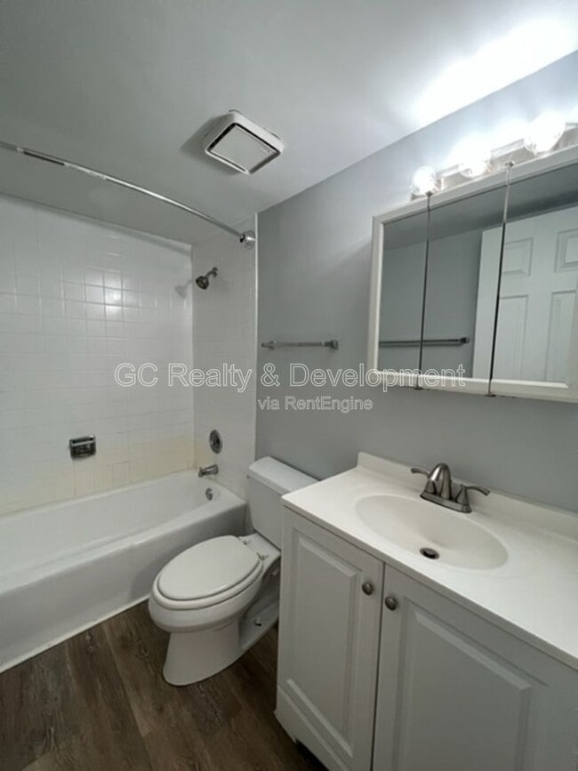 Photo - 312 N Warwick Ave Unit 1a