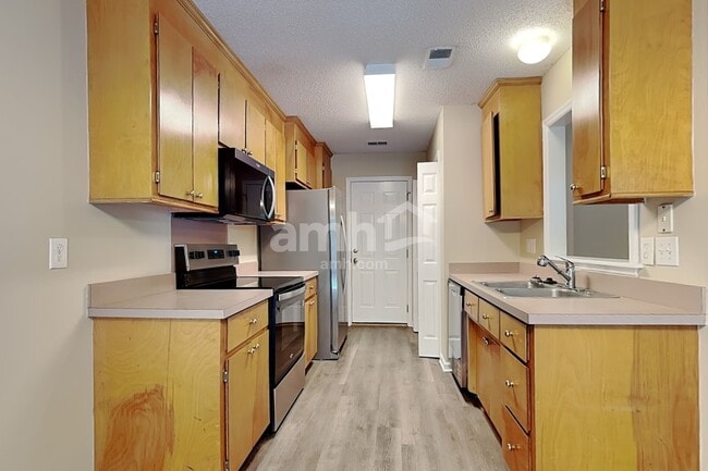 Photo - 103 Scottswood Dr