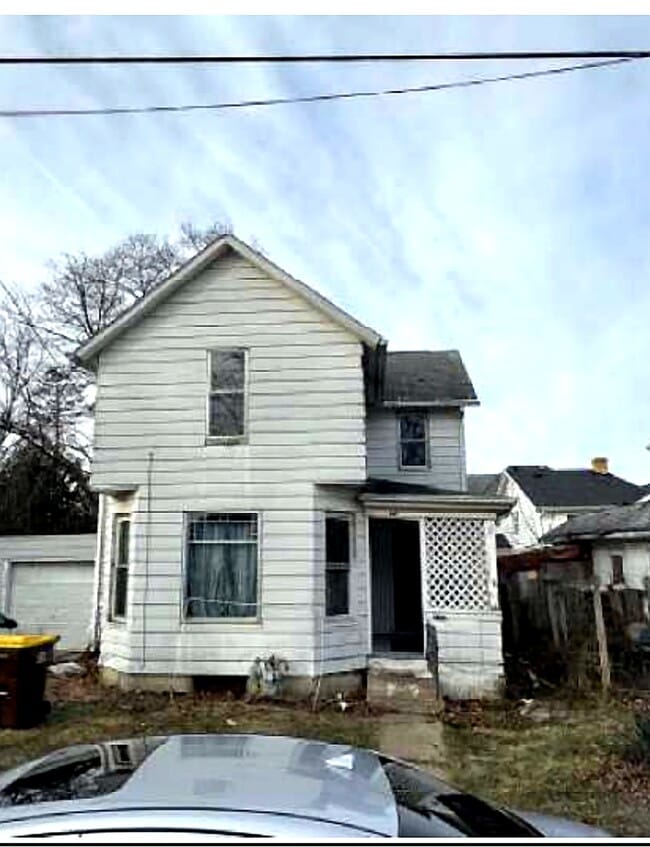 Building Photo - 810 S James Ave