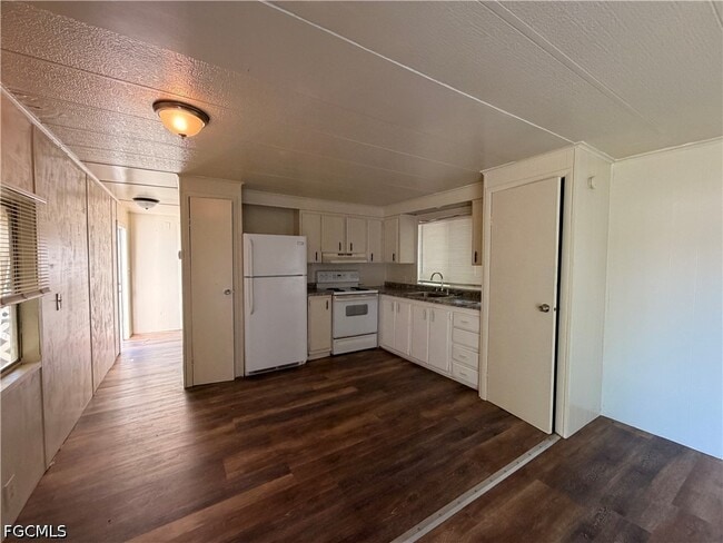 Photo - 7555 Ebson Dr