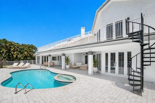 Photo - 4440 Woodfield Blvd