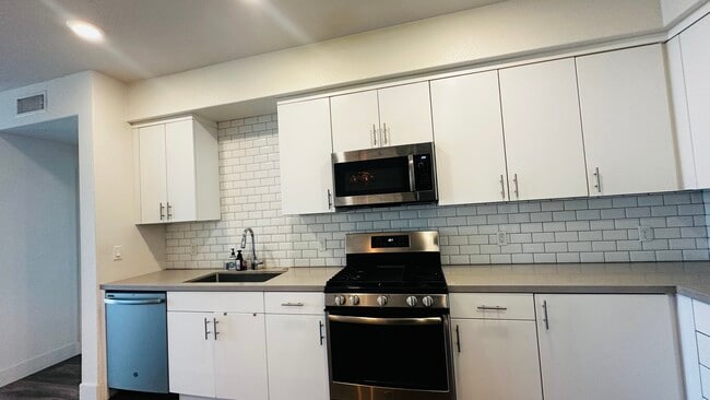 Photo - 5933 Sunstone Dr Unit 406