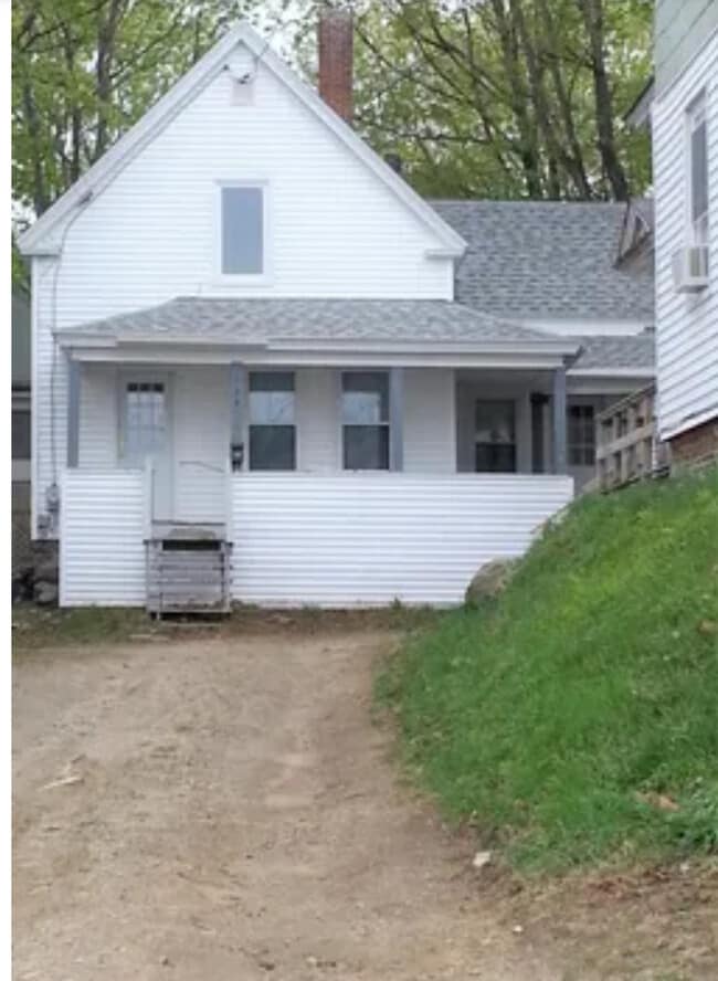 Building Photo - 133 Penobscot St Rental