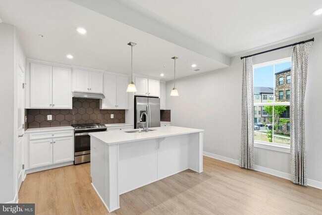 Photo - 14540 George Carter Way
