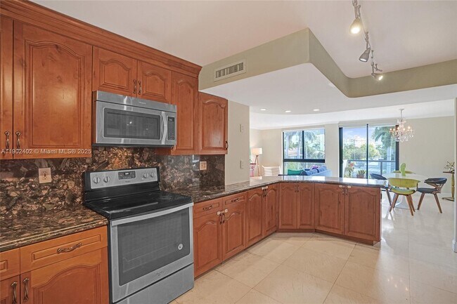 Photo - 9800 W Bay Harbor Dr Unit 309