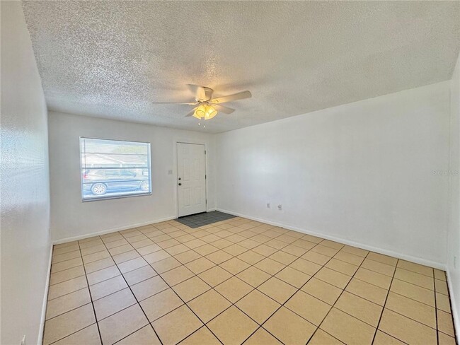 Photo - 2575 Elm Ave