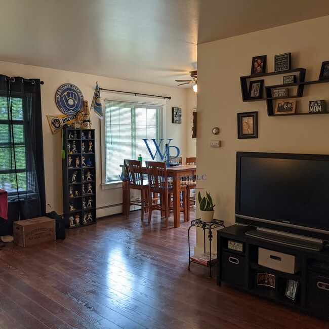 Photo - 419 N Liberty St Unit 3