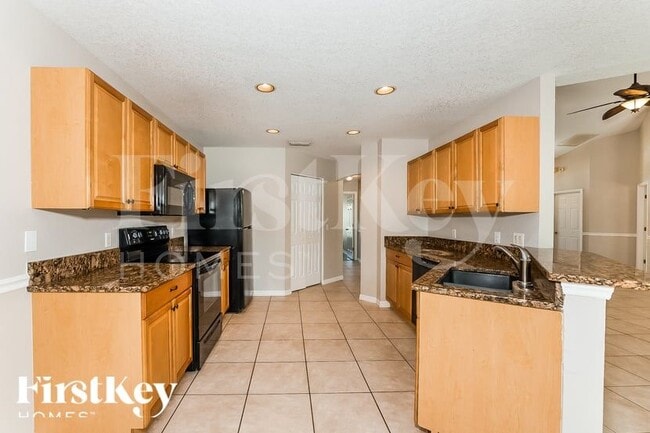 Photo - 5065 Hansard Ave