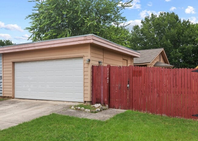 Building Photo - Close to UTSA / Medical Rental