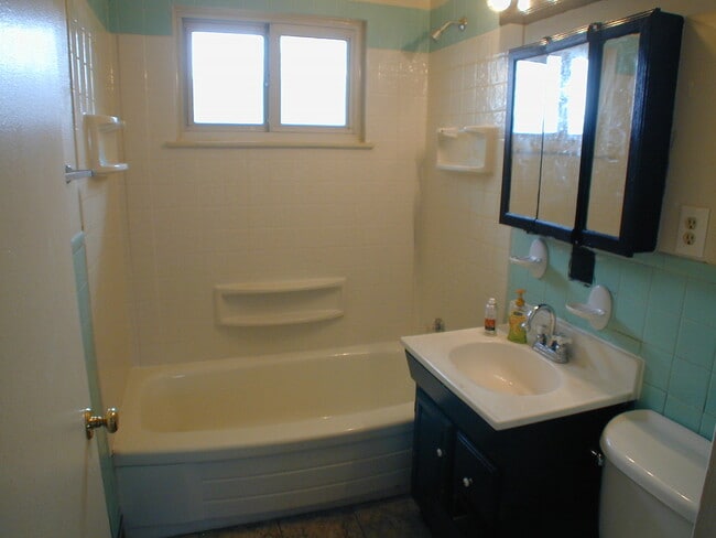 Photo - House For Lease