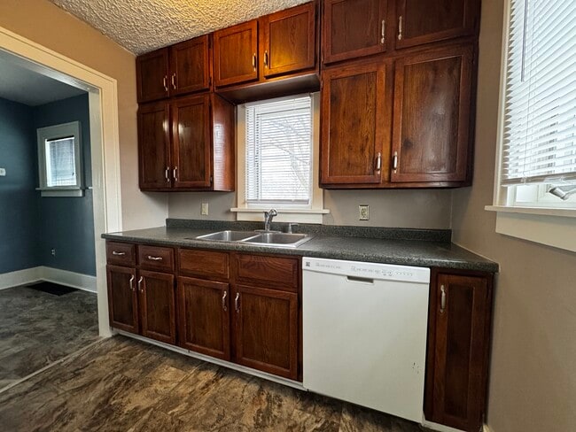 Photo - 1201 3rd Ave SW