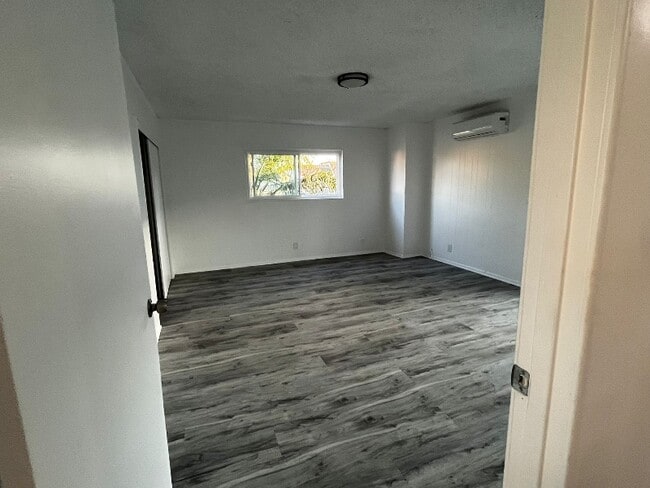 Building Photo - 12829 Doty Ave Rental