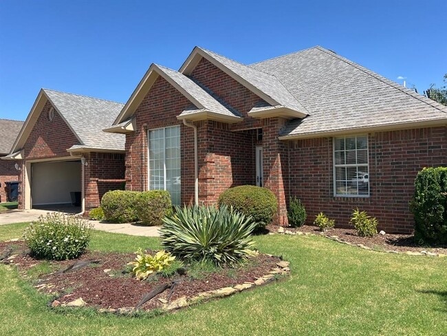 Photo - 624 Vickery Ave