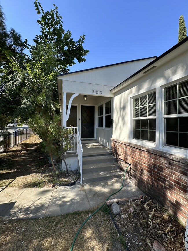 Exterior - 701 Wildrose Ave Apartments Unit 703