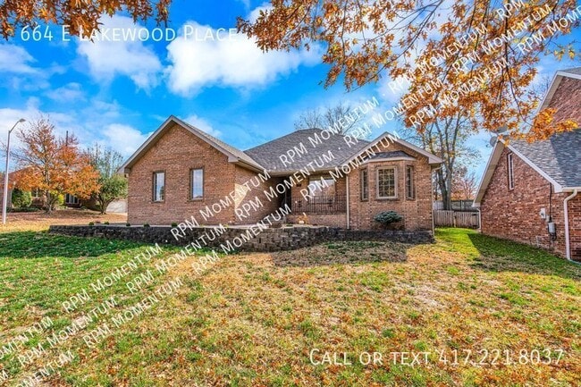 Photo - 664 E Lakewood St House