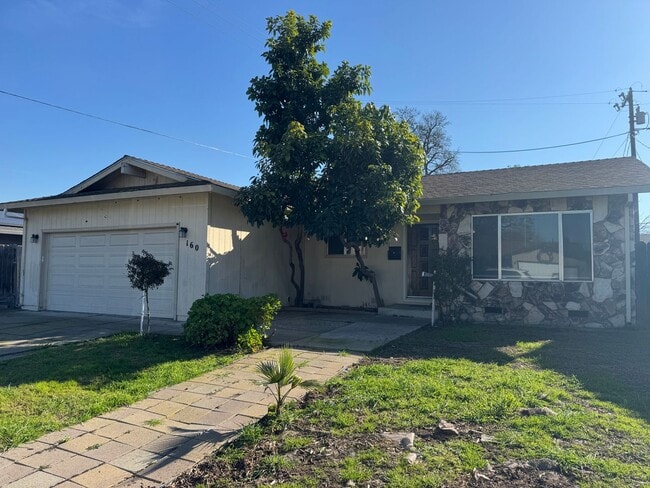 Building Photo - Four Bed, Two Bath Home In North Stockton