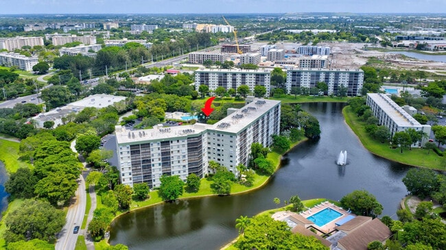 Building Photo - 2334 S Cypress Bend Dr Unit 511