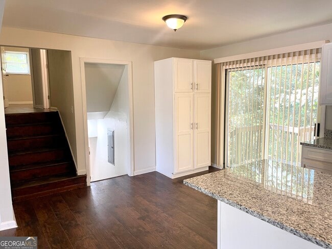 Photo - 5435 Winstead Ct SW