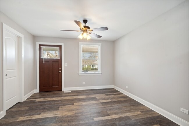 Photo - 293 Scott St