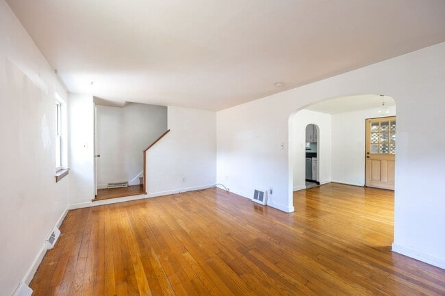 Photo - Spacious 4-Bedroom Home with Garage and Yard - Section 8 Approved!!