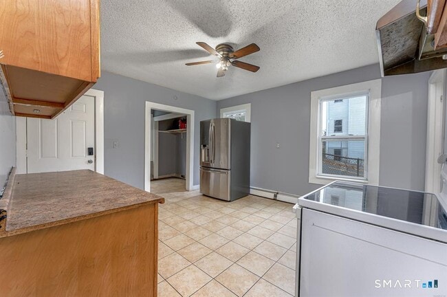 Photo - 146 Charles St