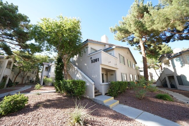 Building Photo - SHOWINGS AVAILABLE NOW Unit 103 Rental