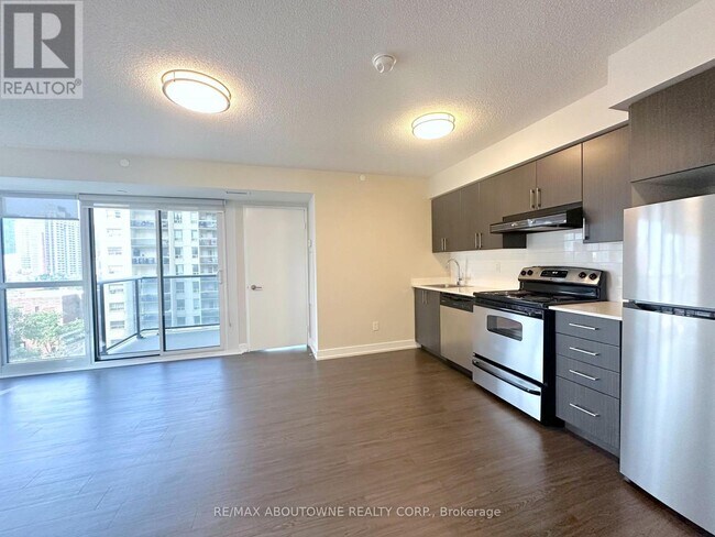 Photo - 561 Sherbourne St