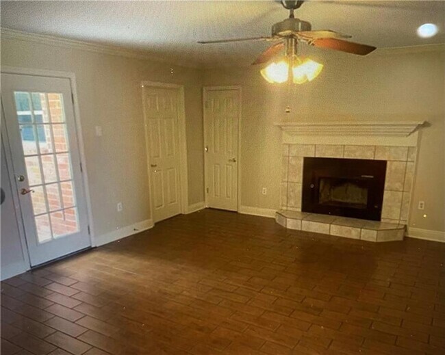 Photo - 319 Desoto Dr