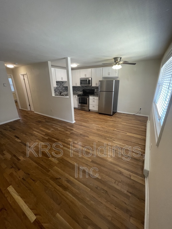 Building Photo - Willow Sands Apartments