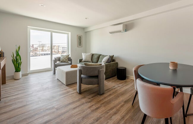 2 Bed 1 Bath - Living Room