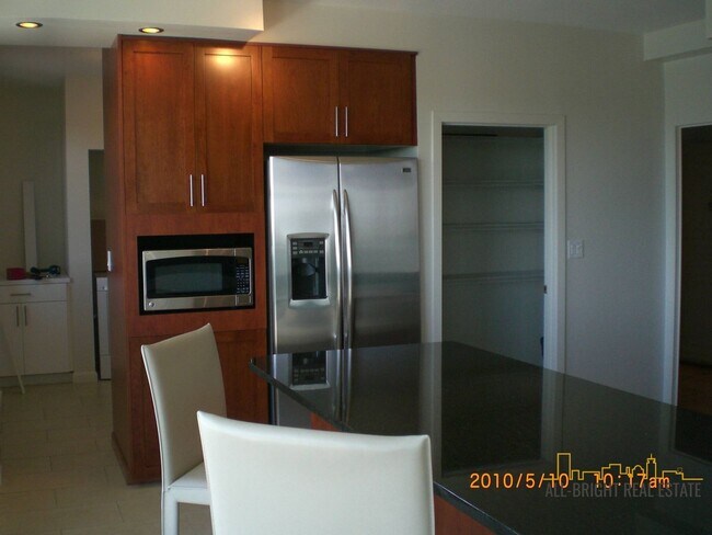 Photo - 3 bed 2 bath in Mission Hill PERFECT APT!!!!