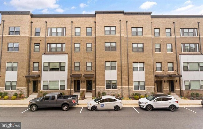 Photo - 20532 Milbridge Ter Townhome