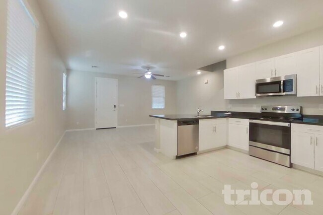 12575 W Hummingbird Terrace