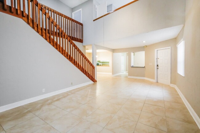 Photo - 578 Lakeside Cir