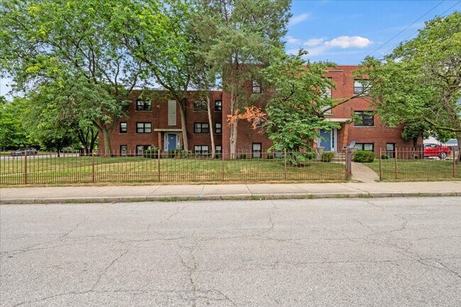 Photo - 306-306 E 19th St Unidad 302 E 19th St -  3B