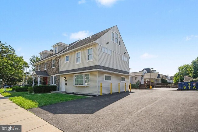 812 Darby Rd