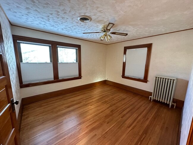 2nd bedroom - 705 2nd St NW