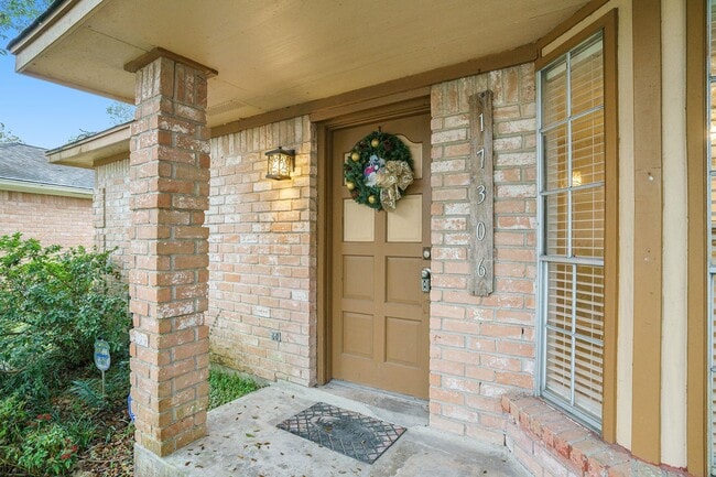 Photo - 17306 Fife Ln