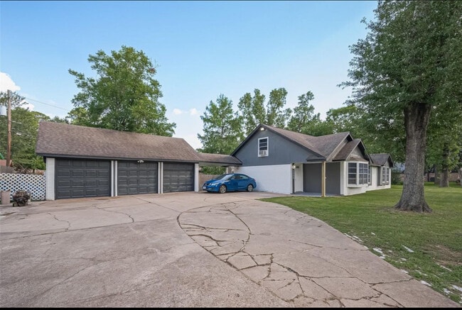 Building Photo - 2606 Micliff Blvd