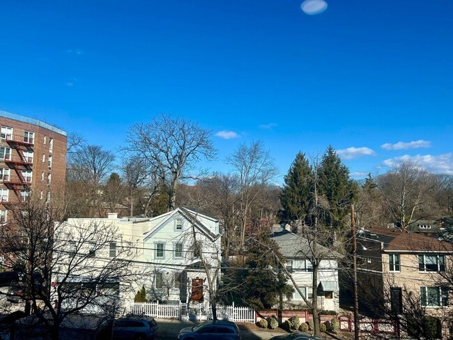 Photo - 5730 Mosholu Ave Unidad 3C