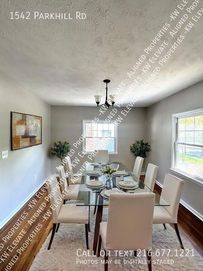 Photo - 1542 Parkhill Rd