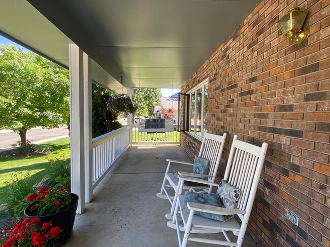 Photo - 2225 Creekwood Dr