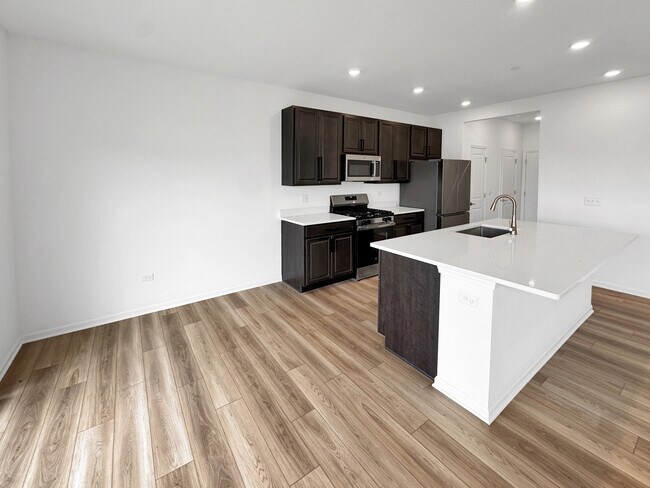 Photo - 1135 White Oak Cir