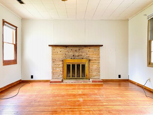 Photo - 3 bed 1 bath, garage, quiet street