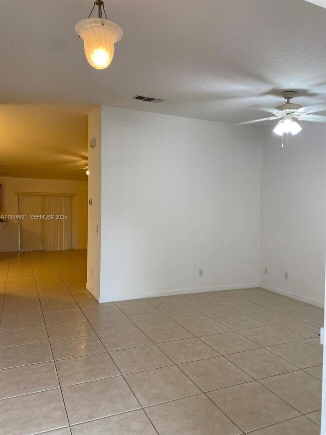 Photo - 6432 Las Palmas Way