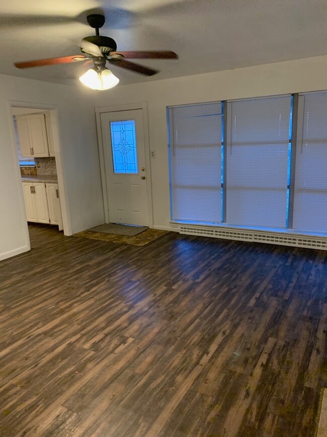 1041 E Main St Rental House Rental in Cushing, OK