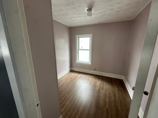 110 Pleasant St Unidad floor2